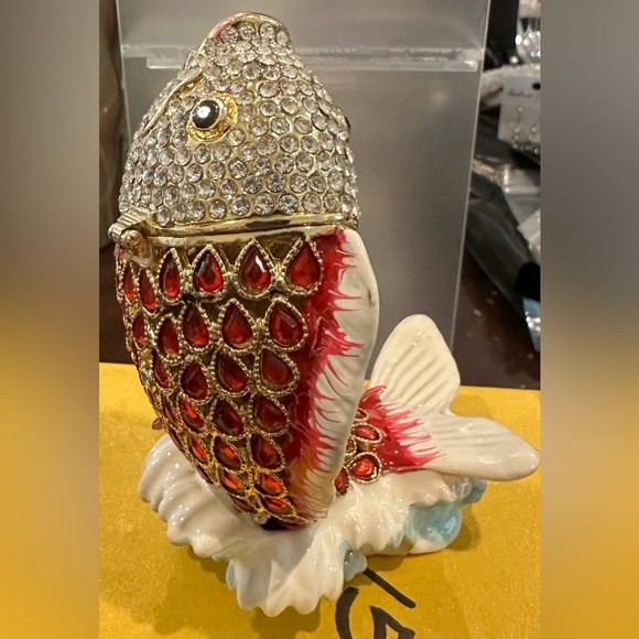 Colorful Fish/Pearl Trinket Holder Gold, White/Blue Enamel, Red/Wht Crystals NIB - Picture 4 of 7